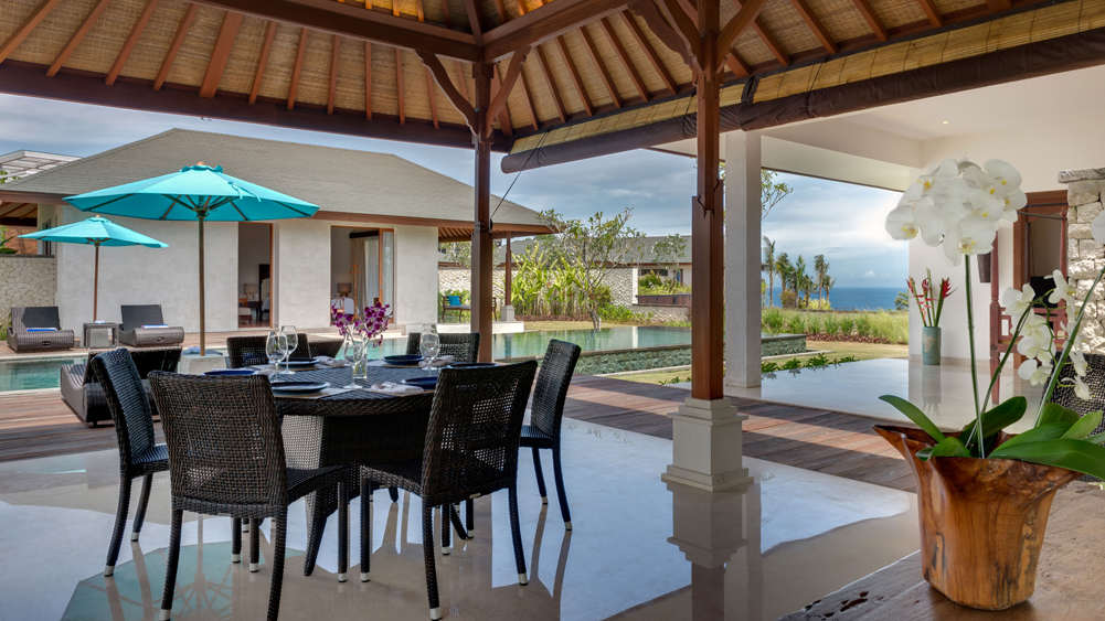 Pandawa Cliff Estate - Villa Marie - Open air dining